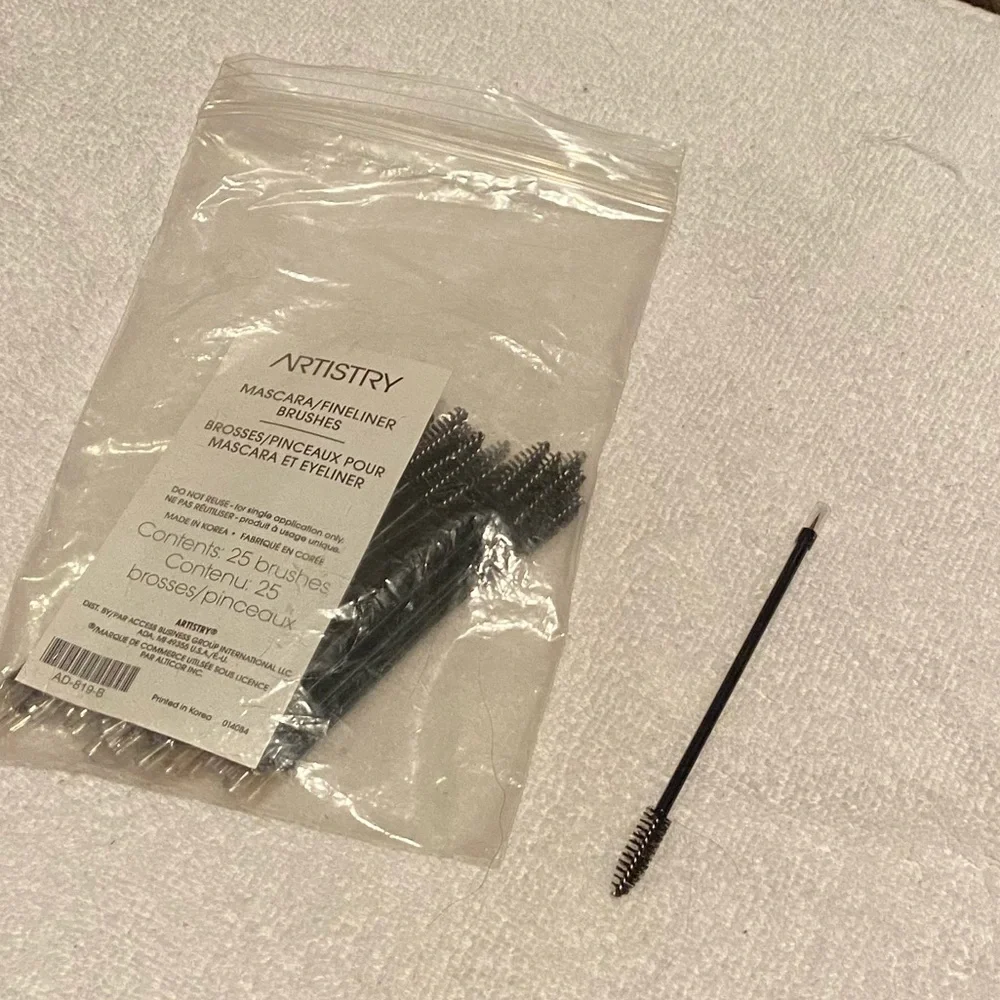 New Artistry Brand Make Up brushes - Picture 10 of 15